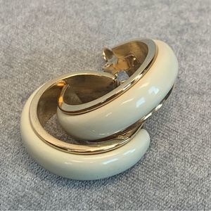AVON Cream lacquer gold tone trim hoop clip on earrings